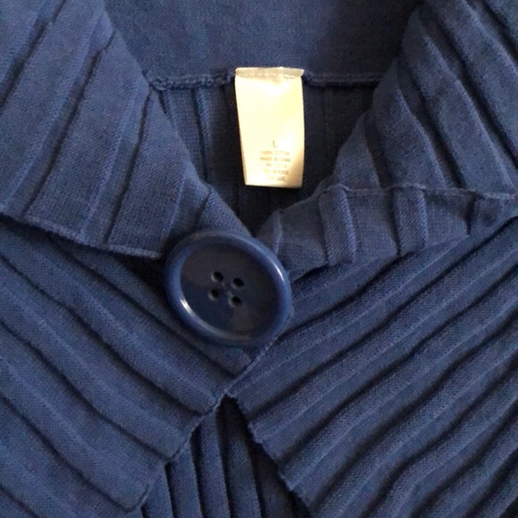 Sweater - Picture 3 of 3